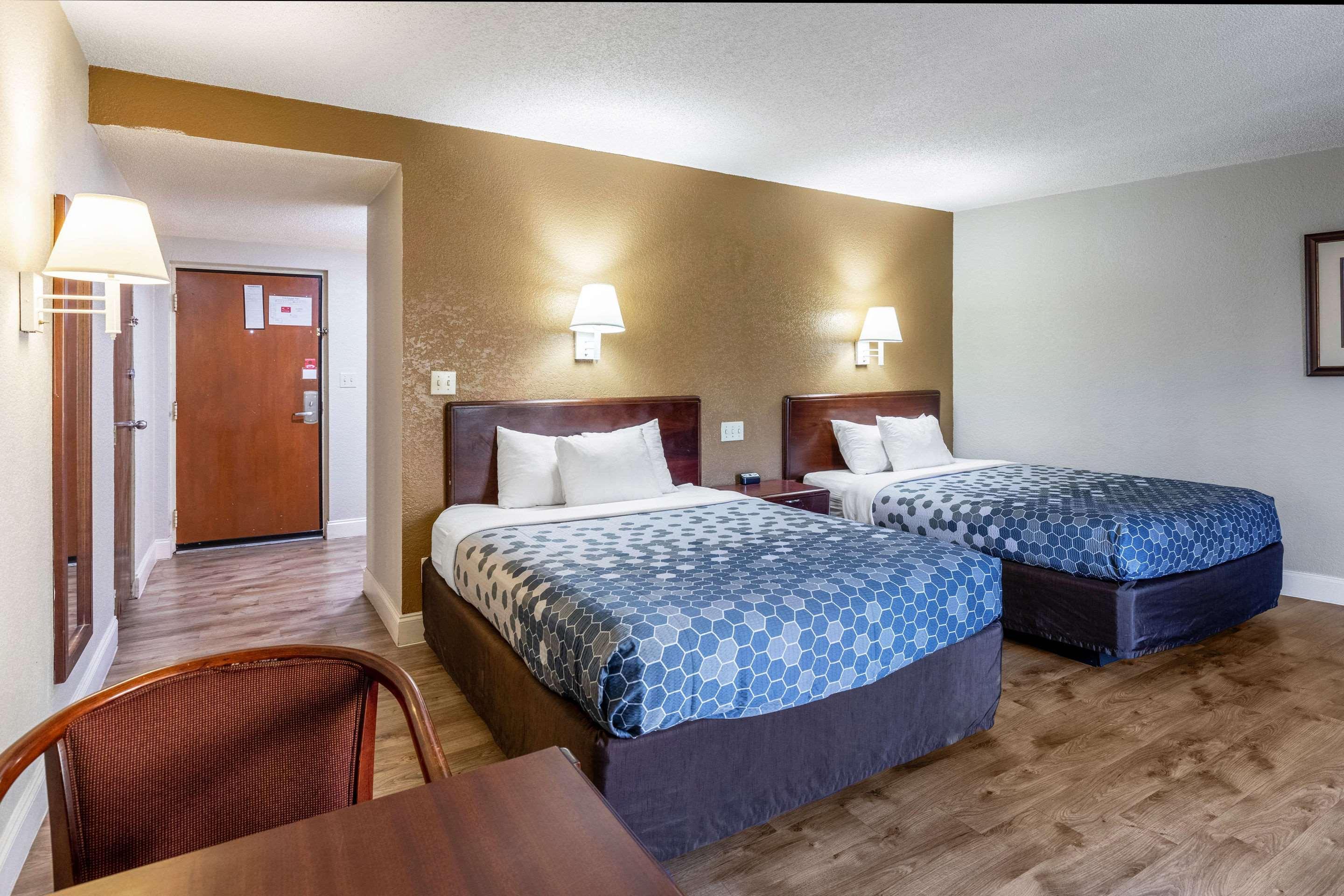 Econo Lodge Inn & Suites On The River Gatlinburg Εξωτερικό φωτογραφία