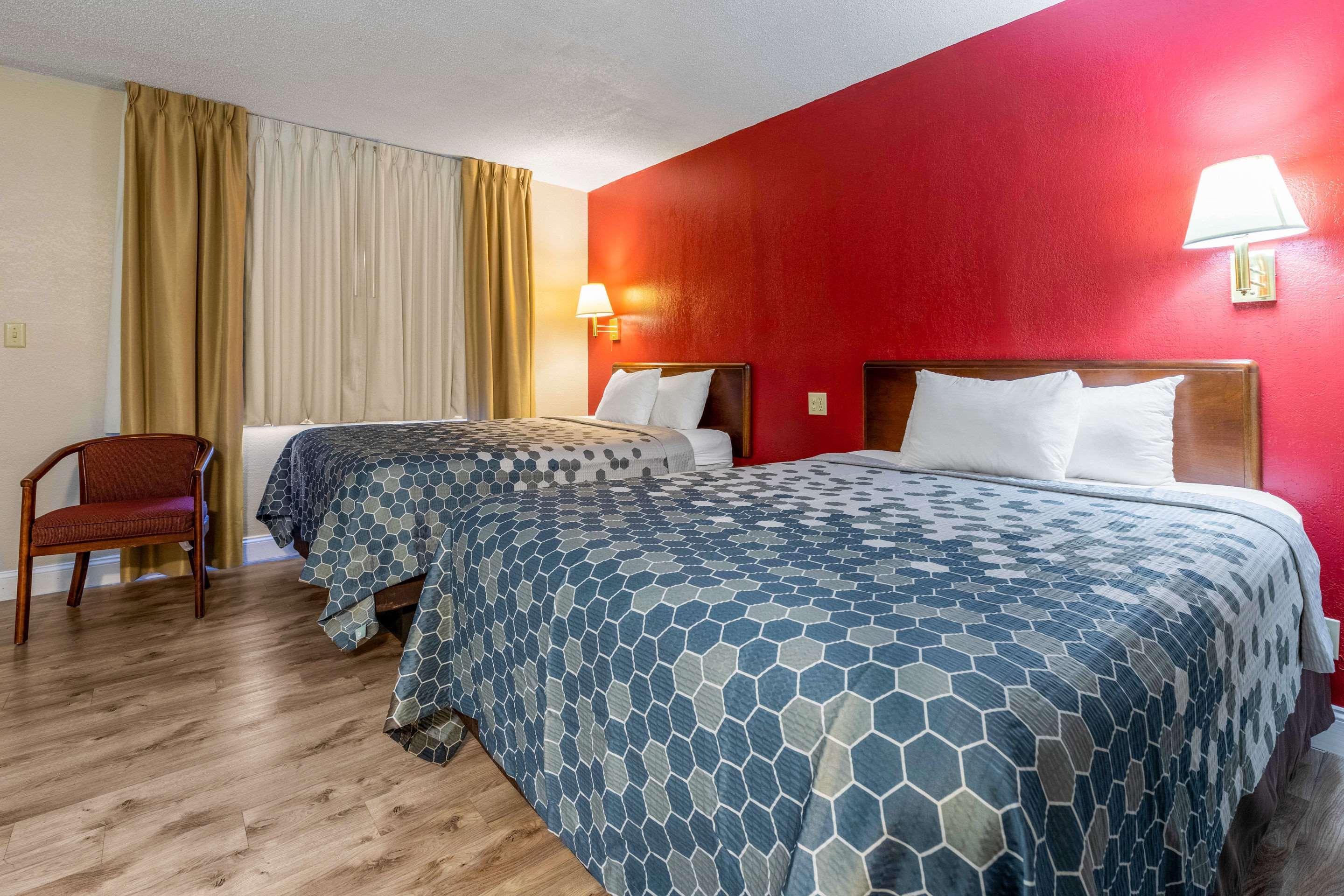 Econo Lodge Inn & Suites On The River Gatlinburg Εξωτερικό φωτογραφία