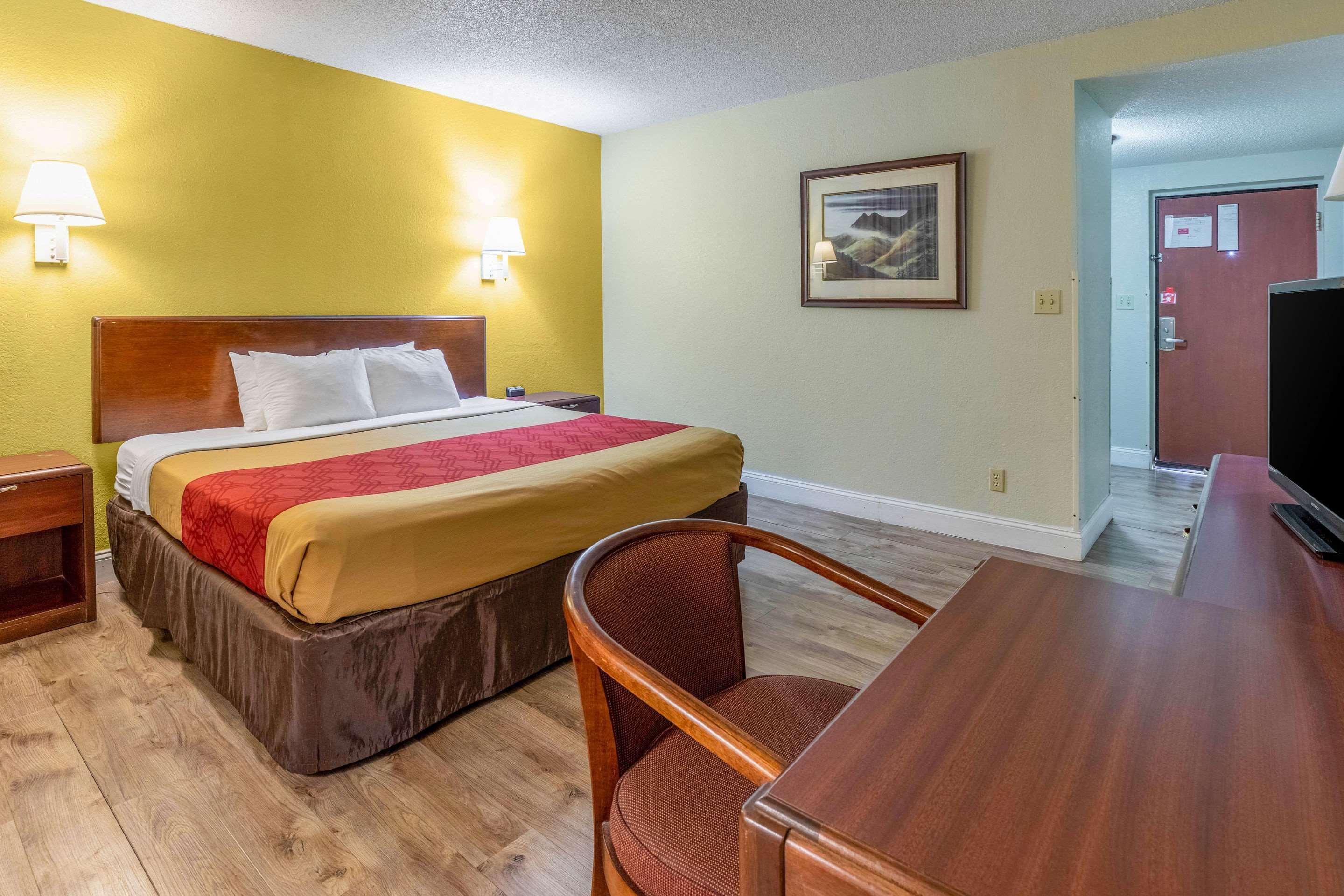 Econo Lodge Inn & Suites On The River Gatlinburg Εξωτερικό φωτογραφία