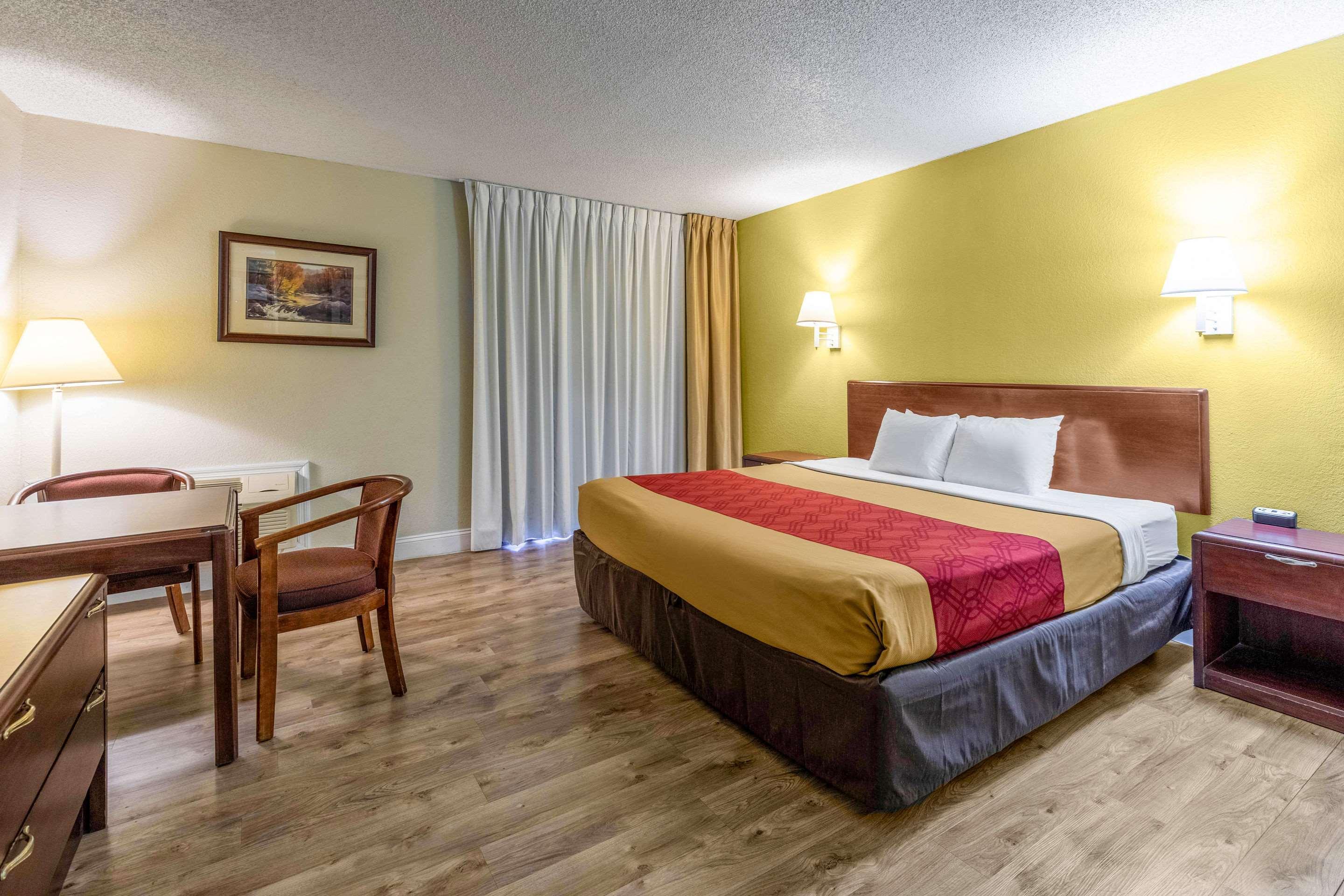 Econo Lodge Inn & Suites On The River Gatlinburg Εξωτερικό φωτογραφία