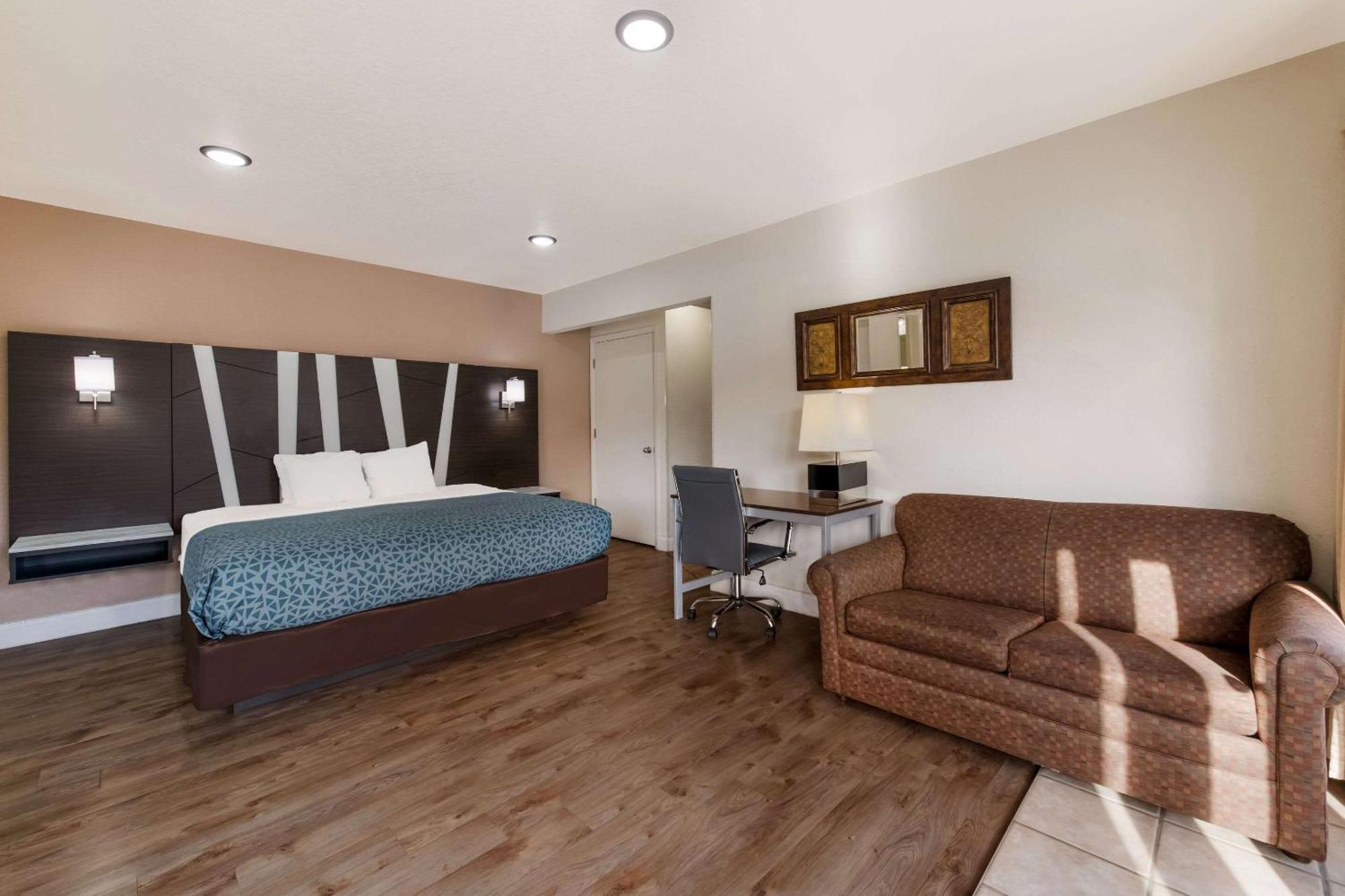 Econo Lodge Inn & Suites On The River Gatlinburg Εξωτερικό φωτογραφία