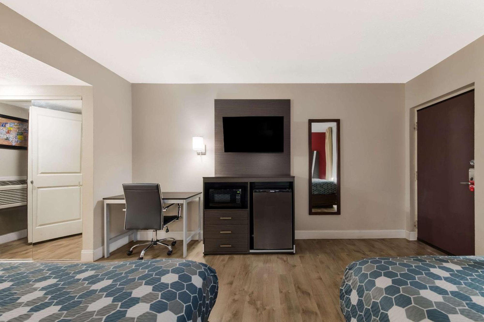 Econo Lodge Inn & Suites On The River Gatlinburg Εξωτερικό φωτογραφία