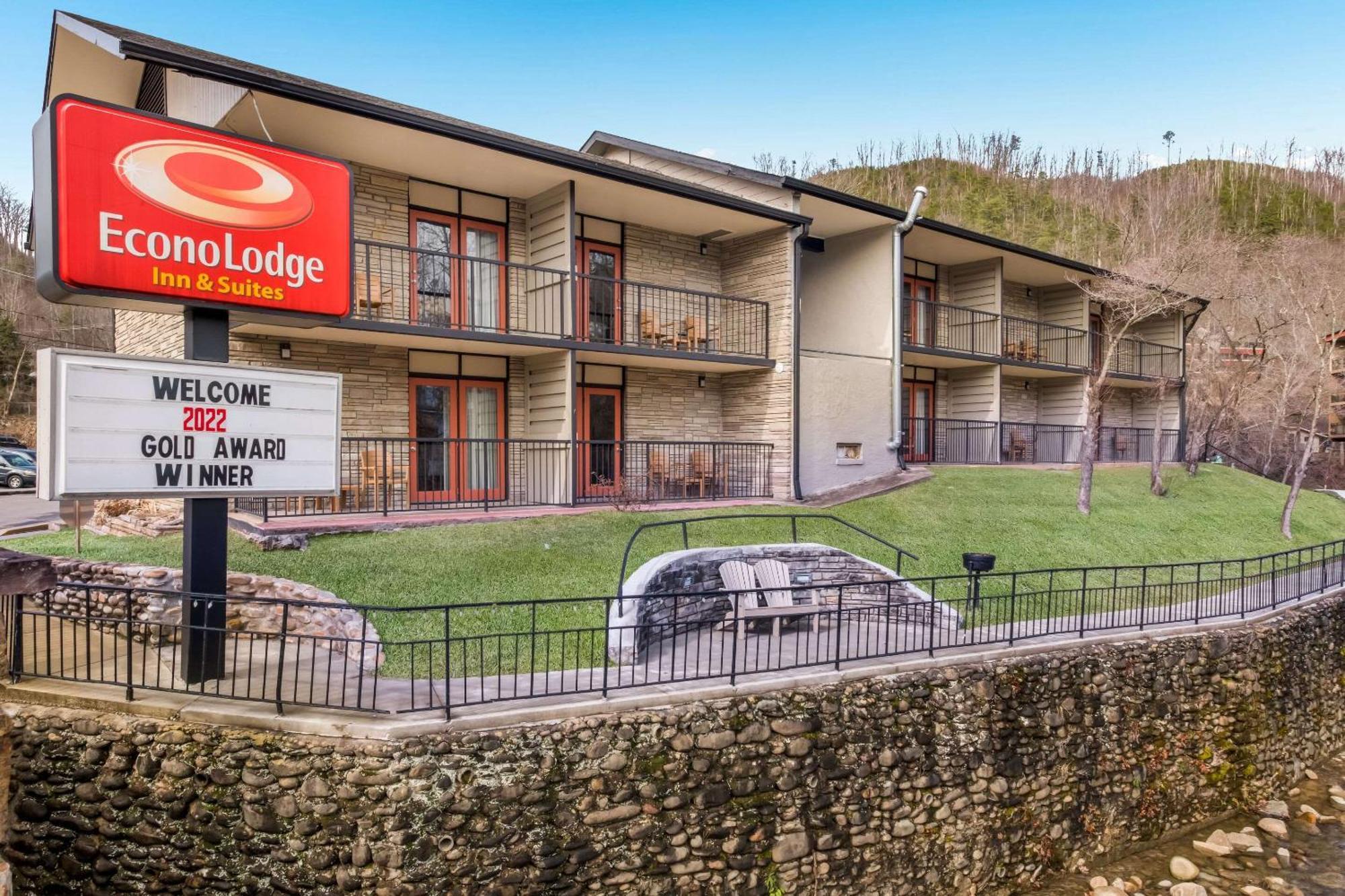 Econo Lodge Inn & Suites On The River Gatlinburg Εξωτερικό φωτογραφία