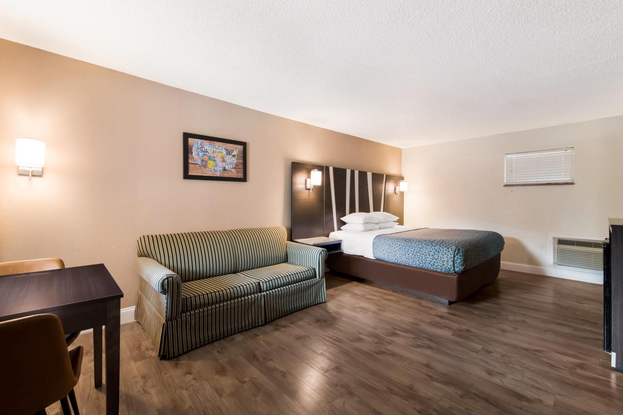 Econo Lodge Inn & Suites On The River Gatlinburg Εξωτερικό φωτογραφία