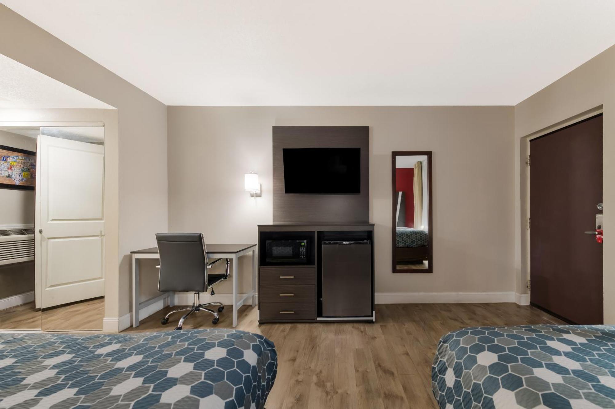 Econo Lodge Inn & Suites On The River Gatlinburg Εξωτερικό φωτογραφία